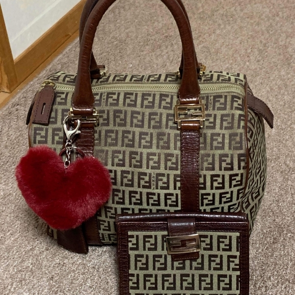 ❤FENDI Handbag with Matching Wallet❤ - Picture 1 of 15